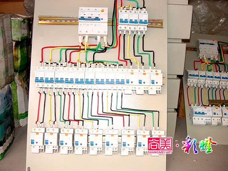 舉辦燈會用的彩燈是用三相電還是兩相電？